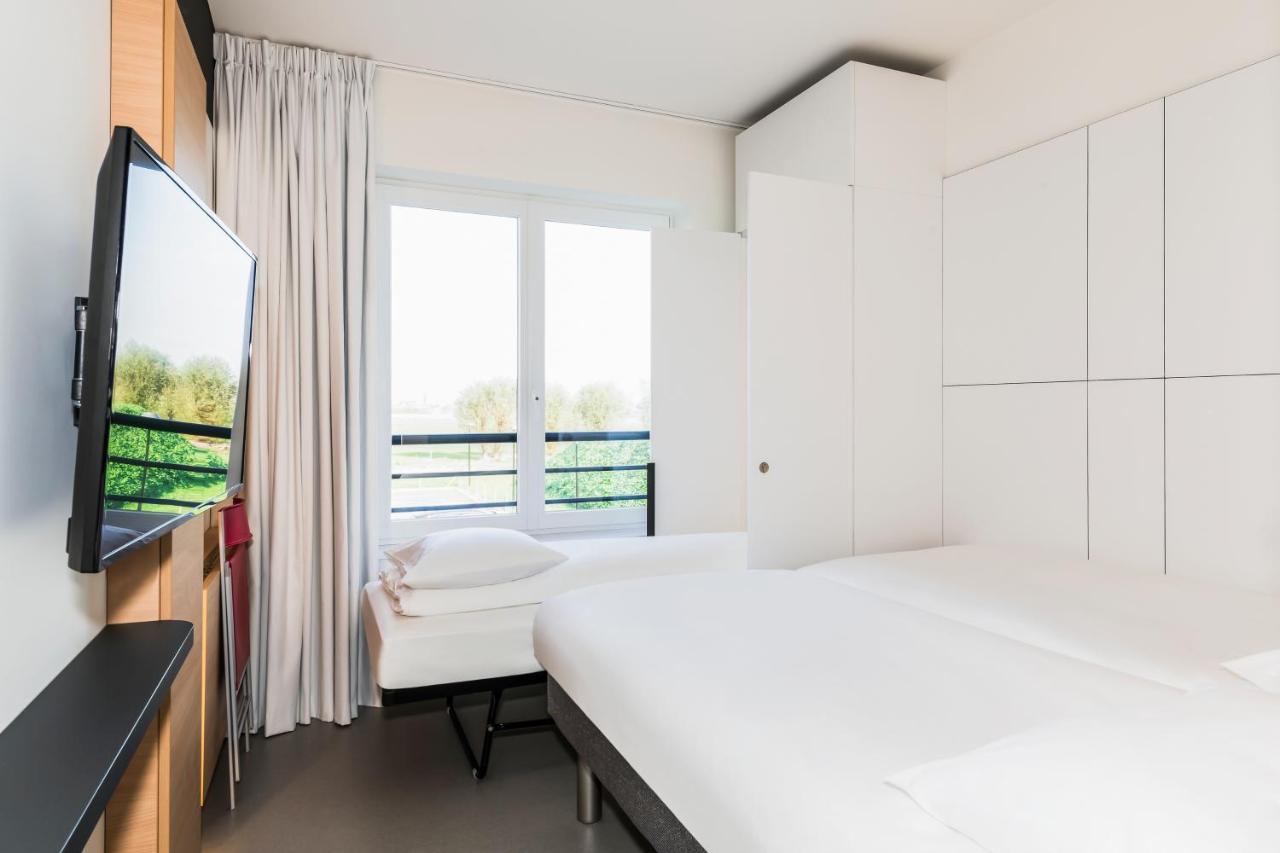Standard Room Three Single Beds