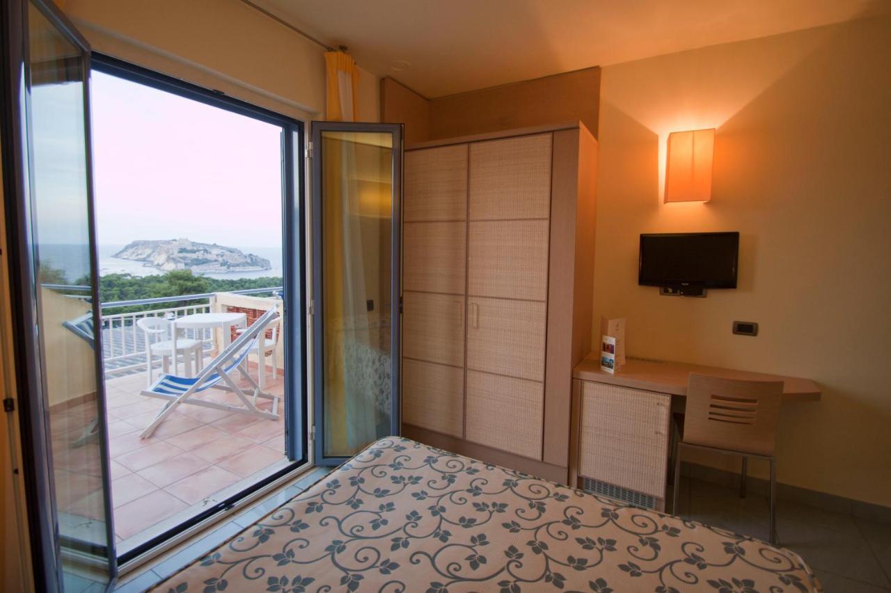 Deluxe Double or Twin Room Sea View,738086842:JPEG