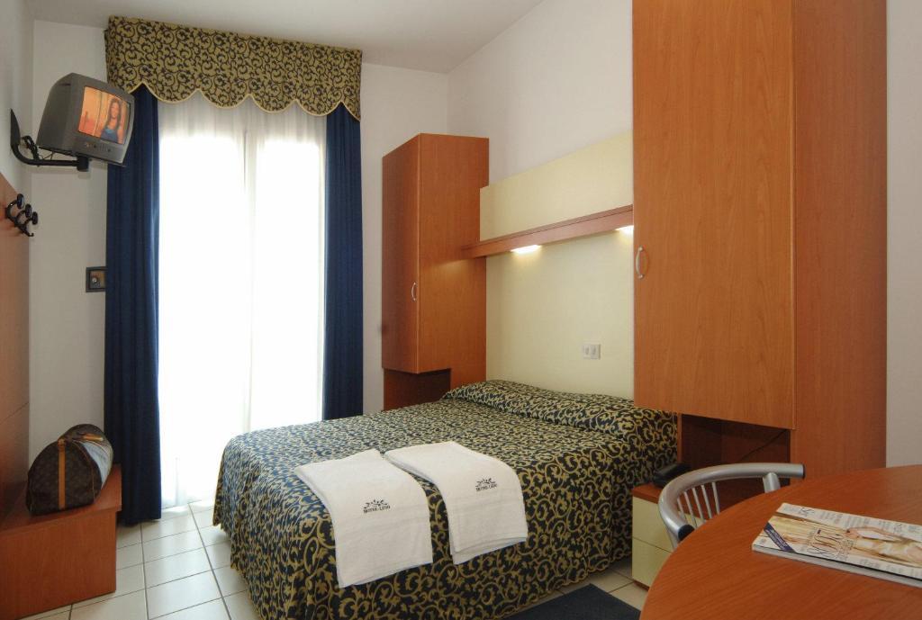 Standard Double Room,17076605:JPEG