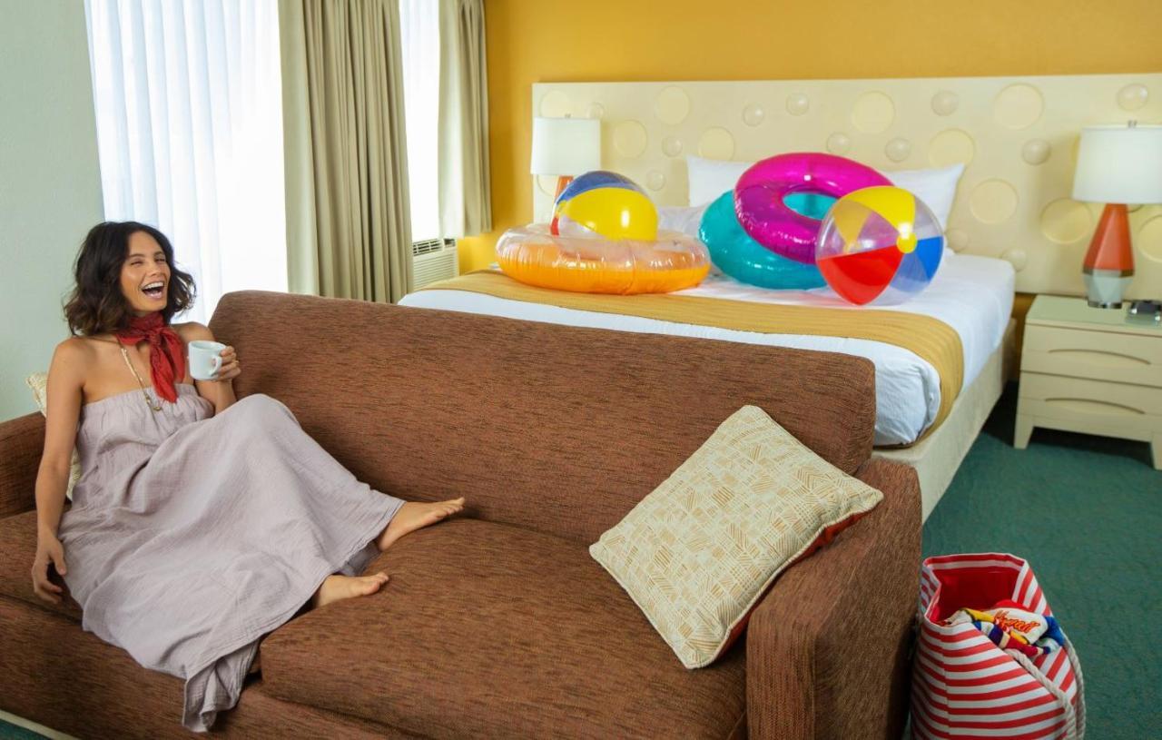Coconut Waikiki Executive Suite