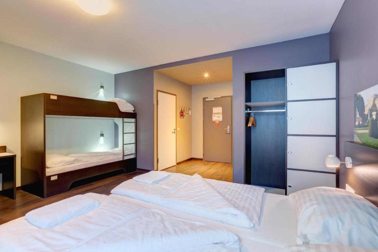 Quad Room