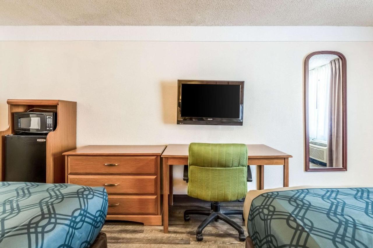 Double Room with Two Double Beds - Smoking
