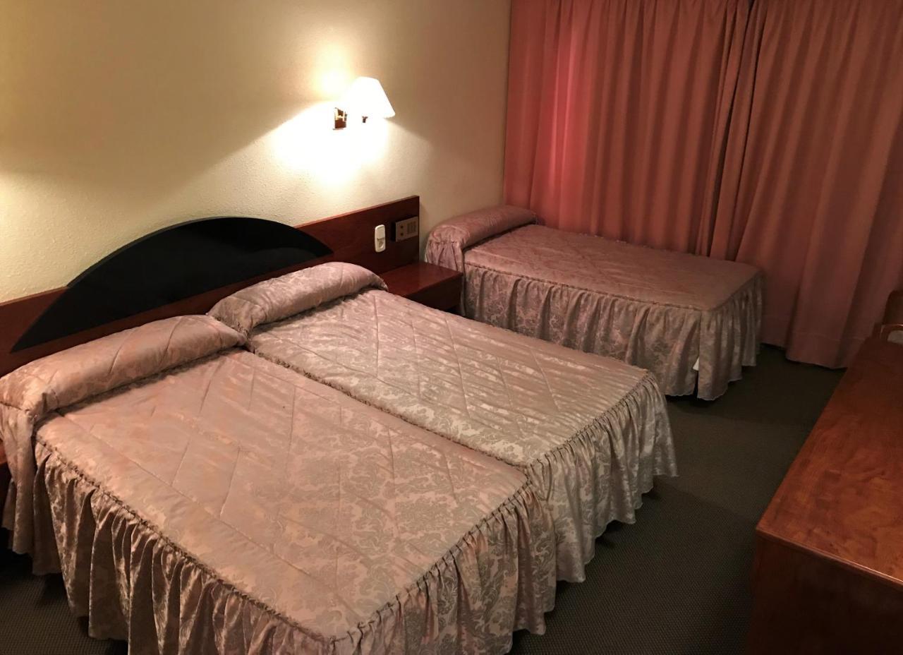 Triple Room Bath