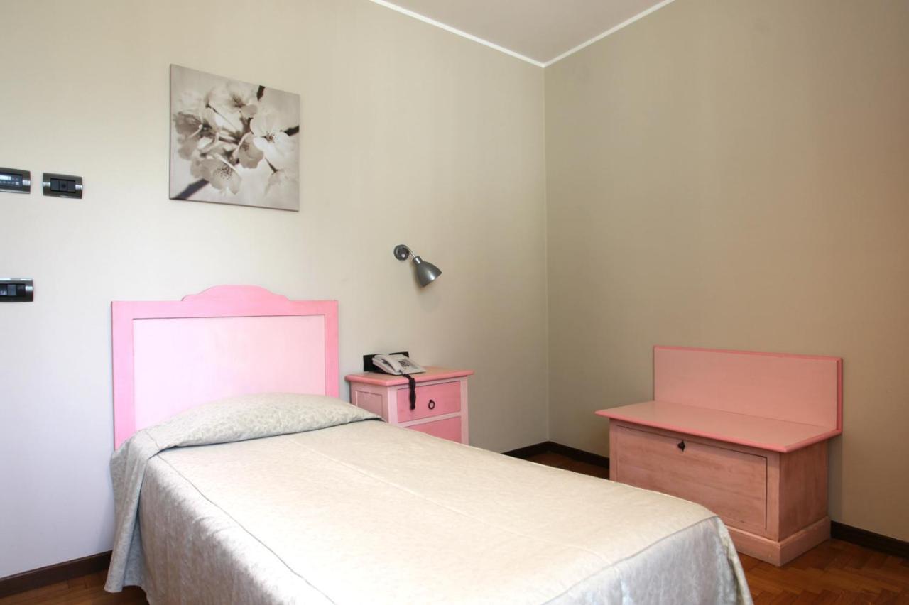 Single Room,744746359:JPEG