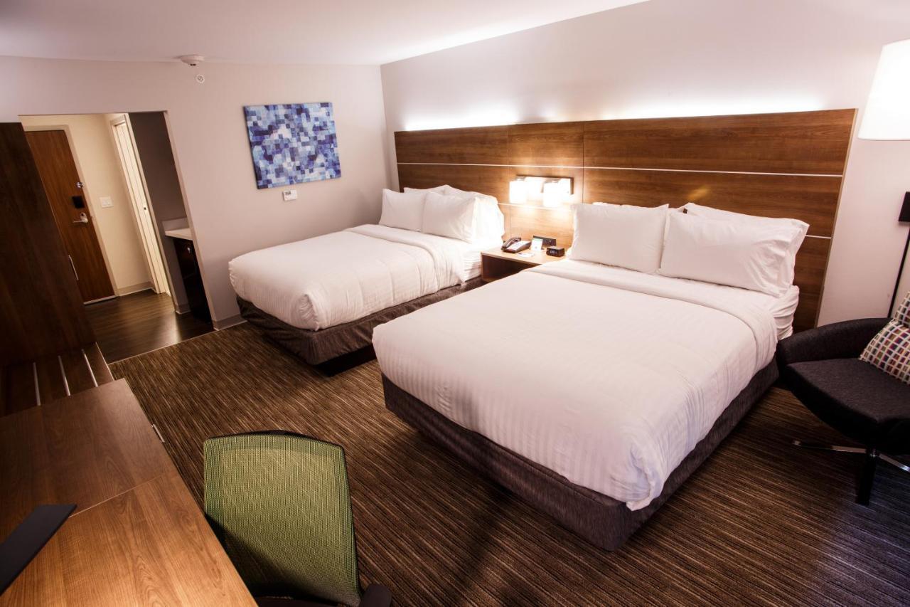 Standard Queen Room with Two Queen Beds