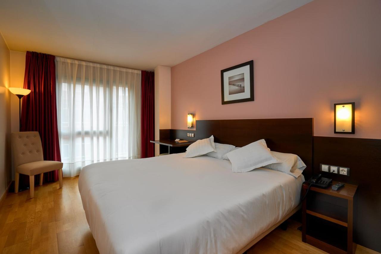 Double or Twin Room,752212175:JPEG