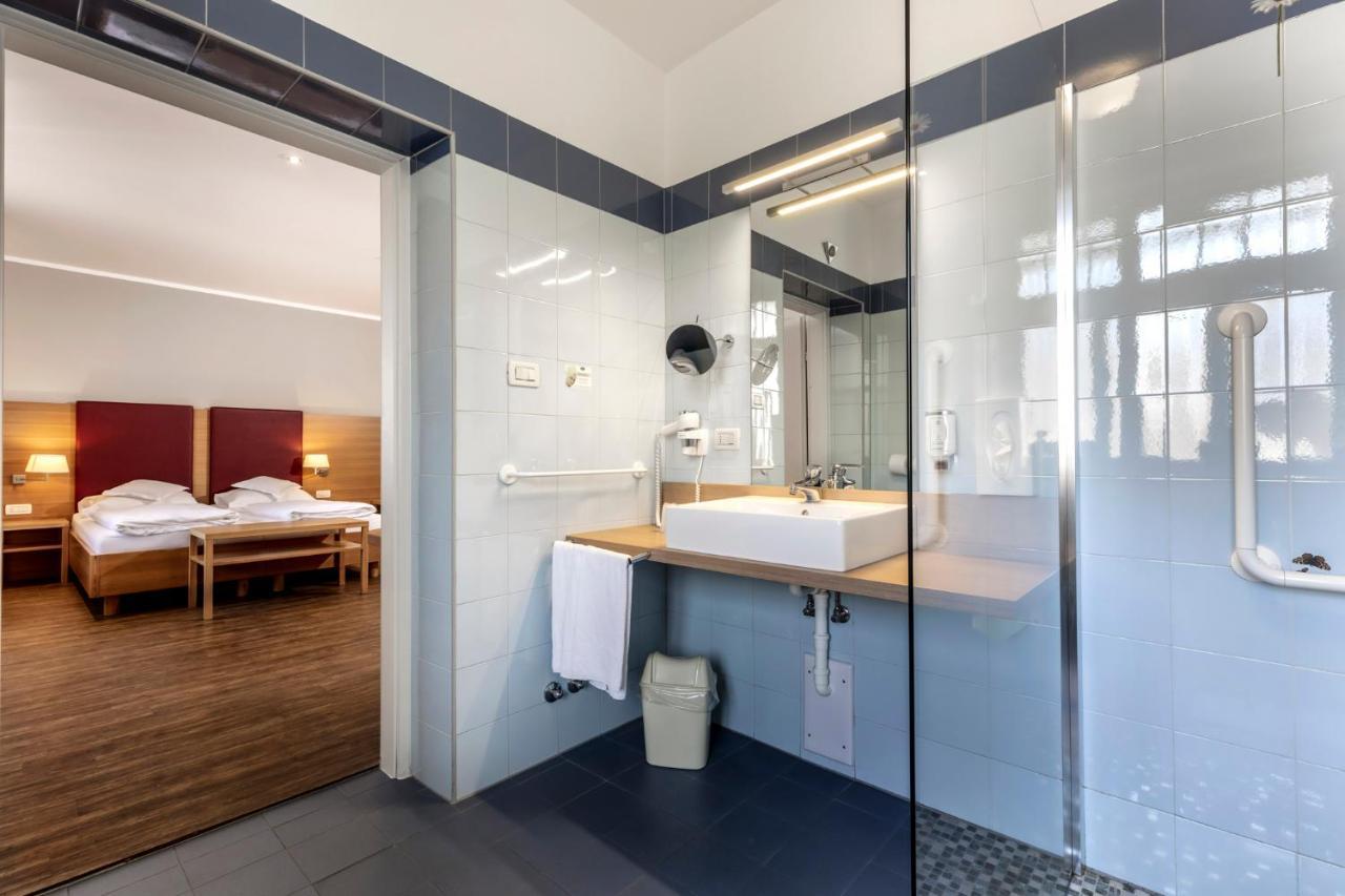 Large Double Room without Balcony