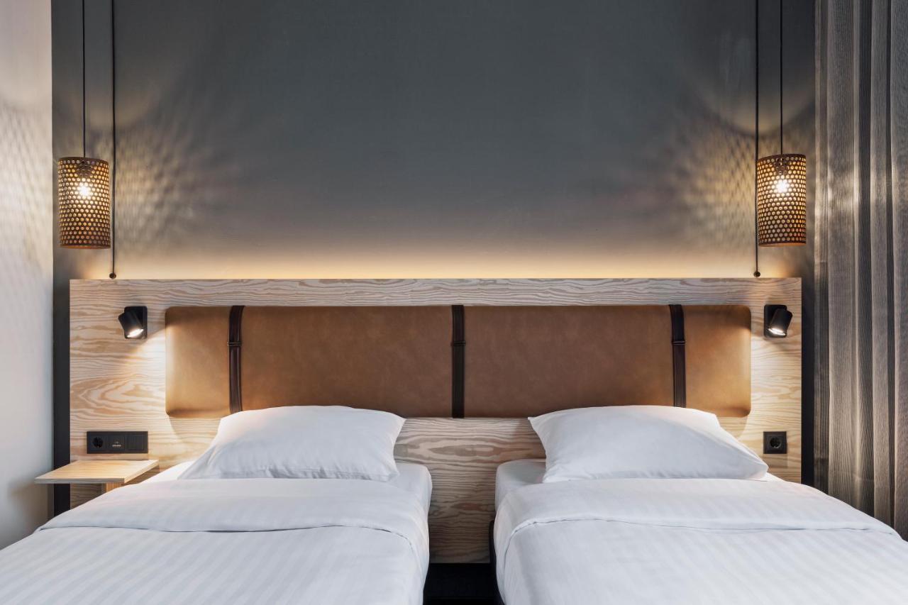Moxy Twin Sleeper Guest room 2 Twin or Single Beds
