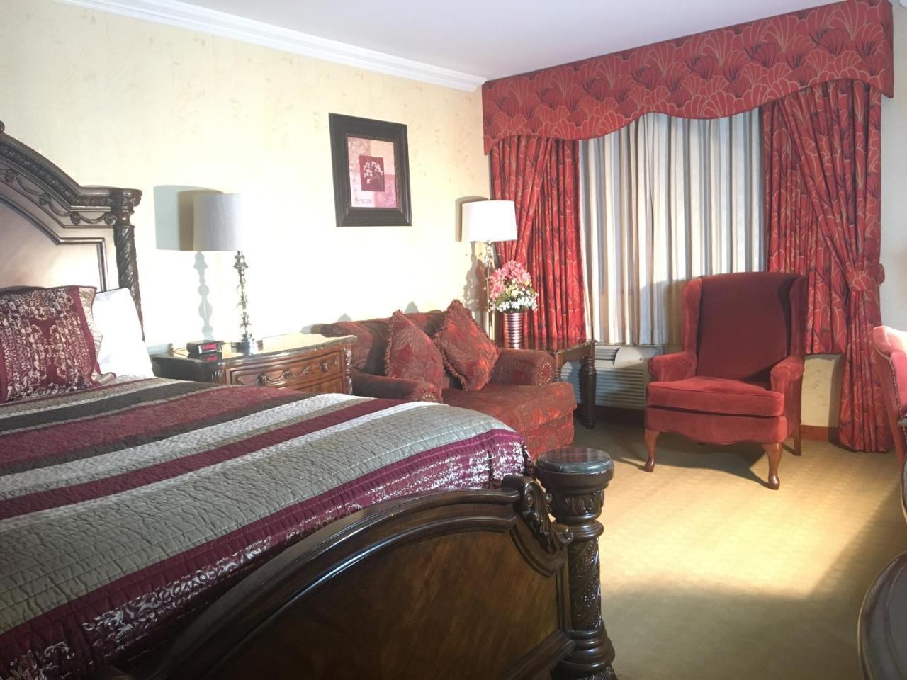 Deluxe Queen Room Non-Smoking