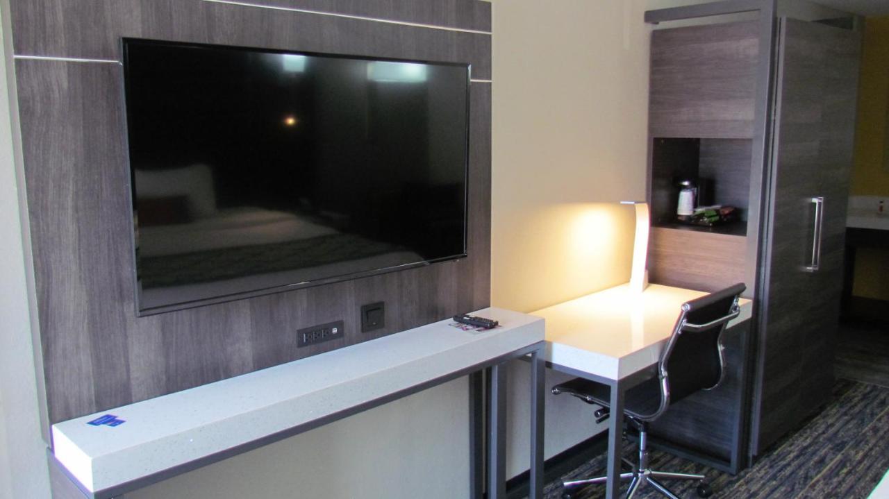 Premier King Room - Non-Smoking