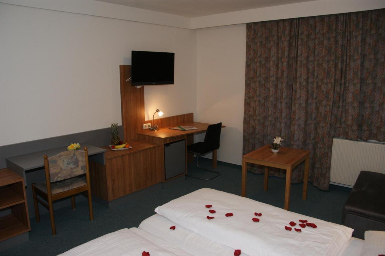 Standard Double Room,759282677:JPEG