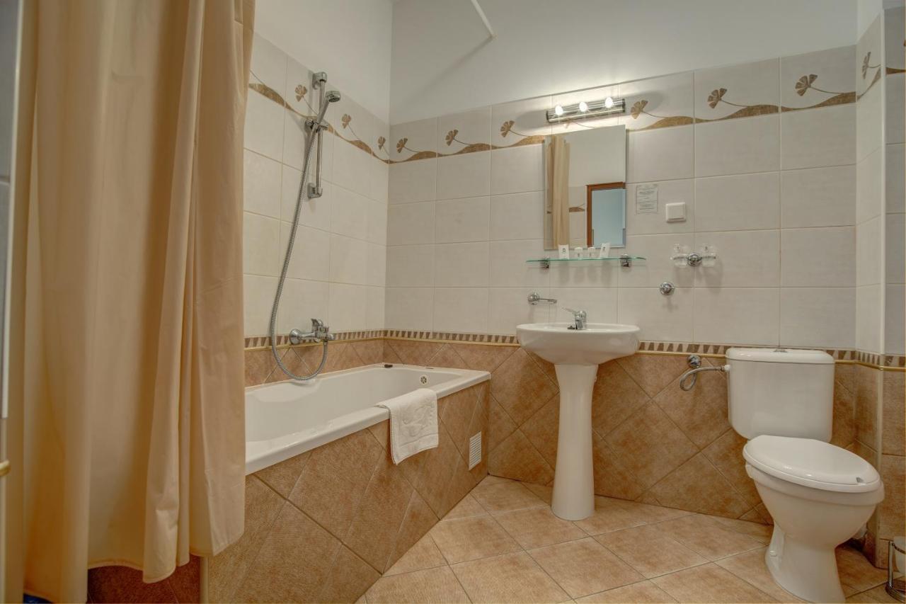 Twin Room building number 4
