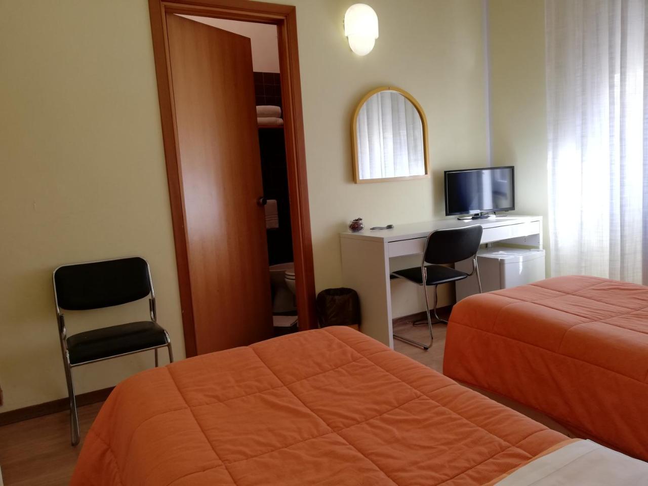 Camera Doppia con Letti Singoli