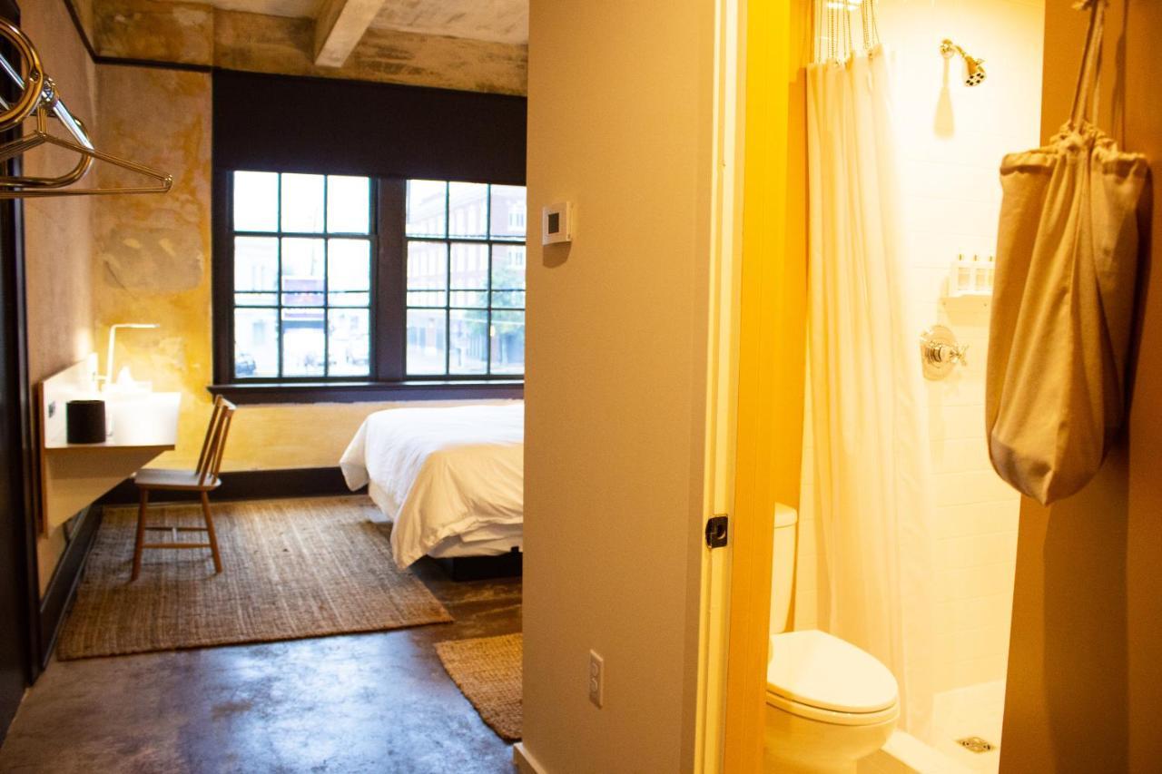 Standard Queen Room