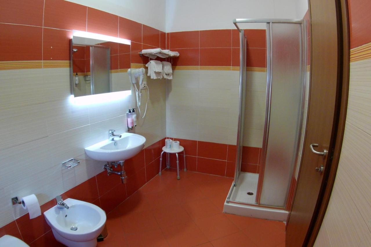 Double or Twin Room,766757386:JPEG