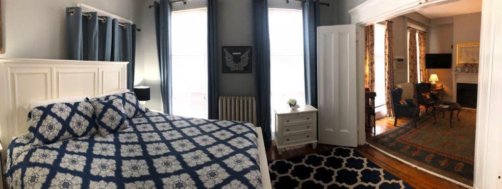 Deluxe King Suite,806633067:JPEG