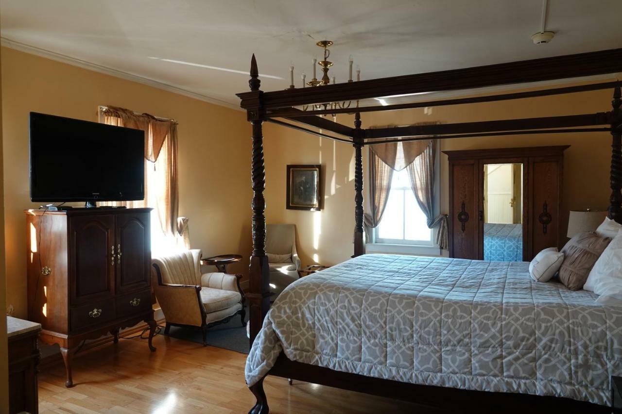 Large Single Room