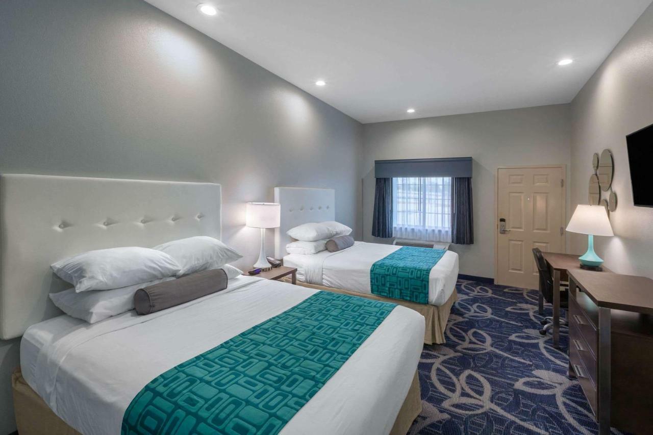 Queen Room with Two Queen Beds - Non-Smoking