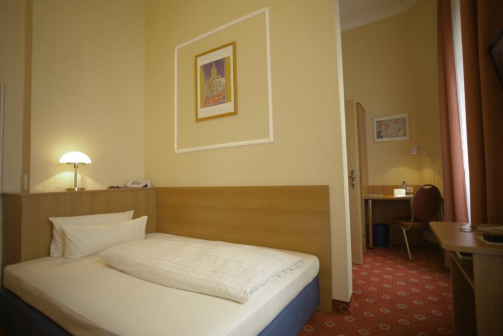 Single Room Air Conditioning