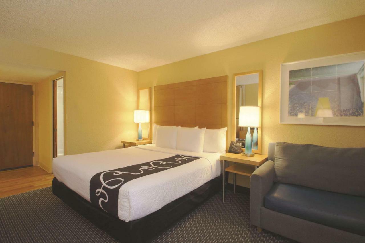Executive King Room - Non-Smoking