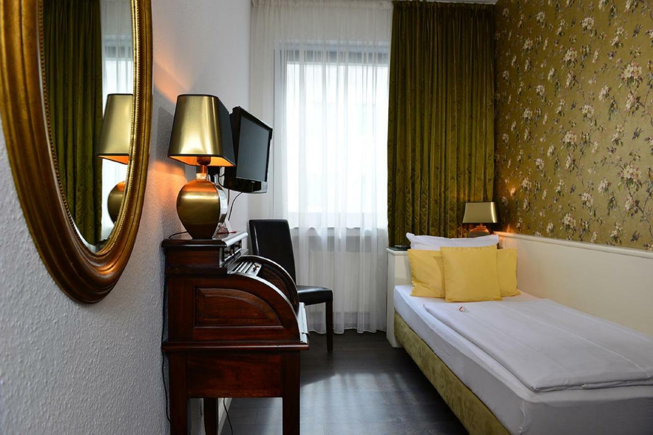 Single Room