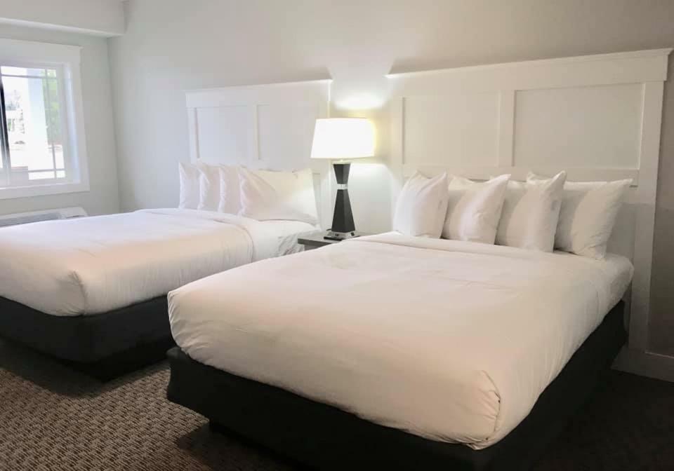 Deluxe Queen Room with Two Queen Beds