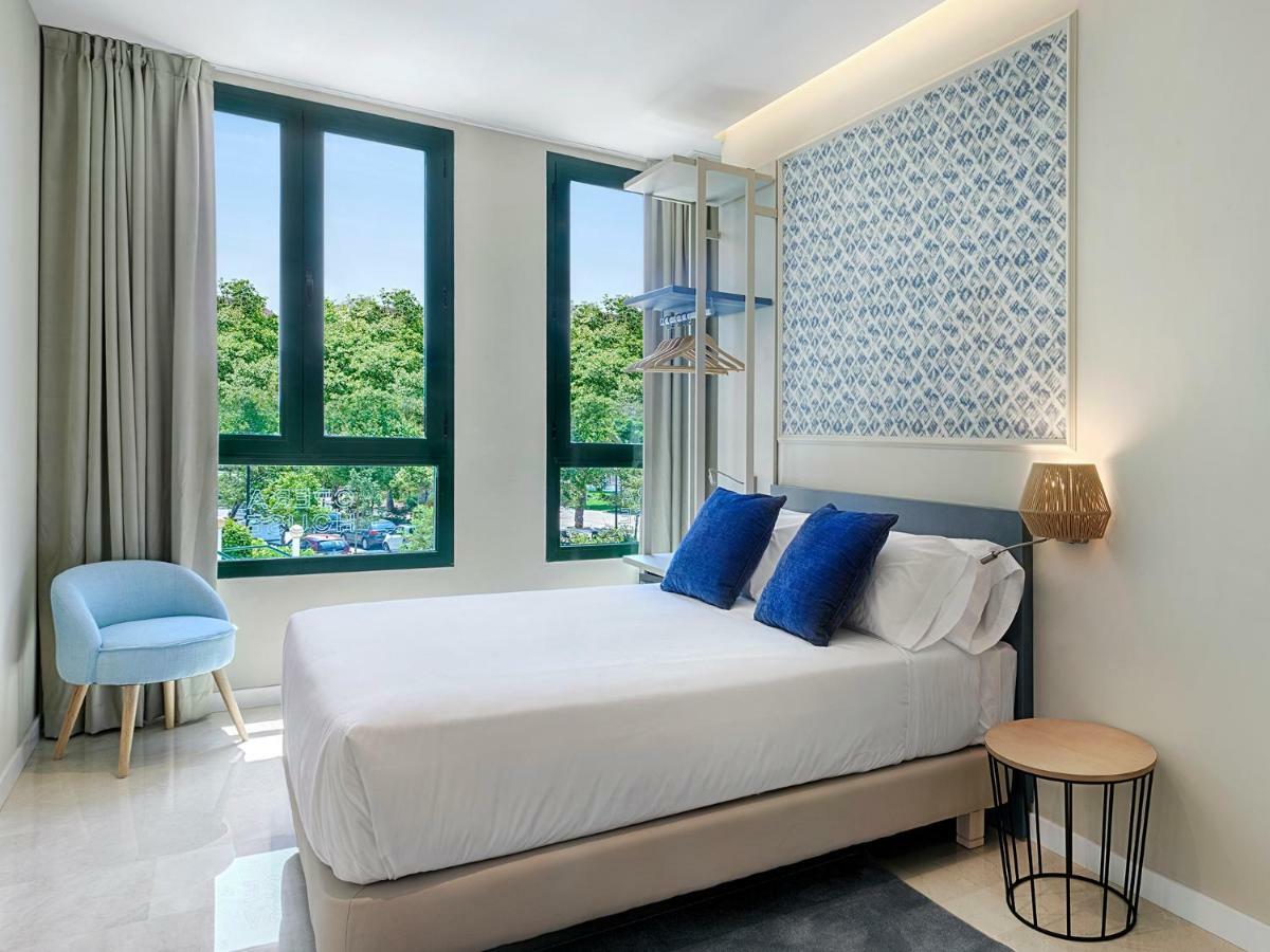 Double Room with Pool View