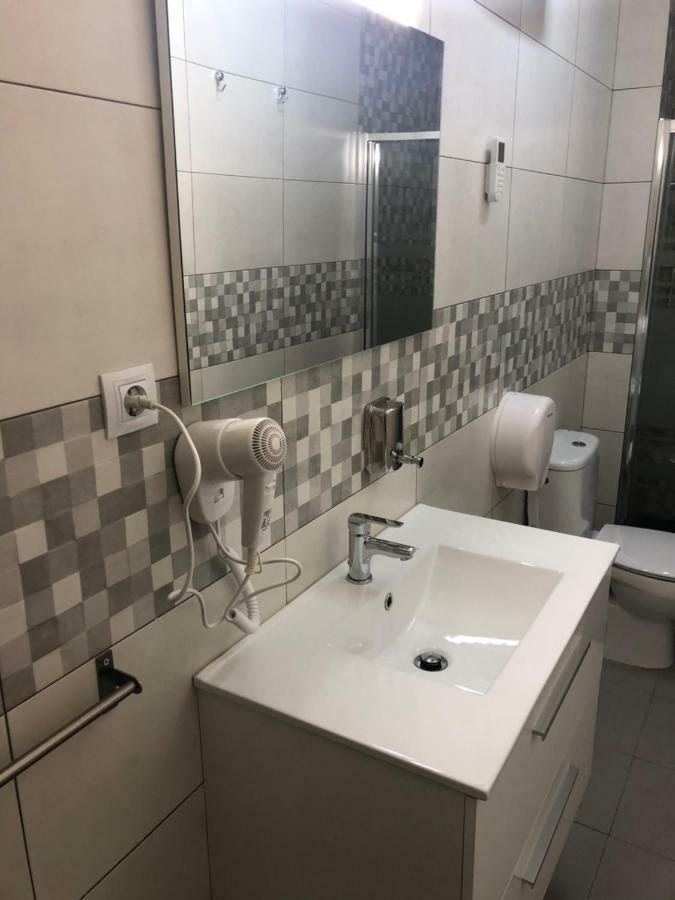 Single Room,800105958:JPEG