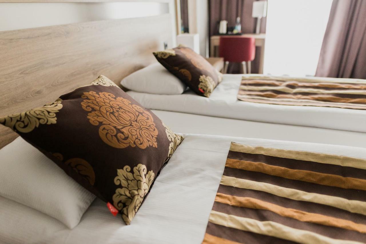 Double or Twin Room Sea View