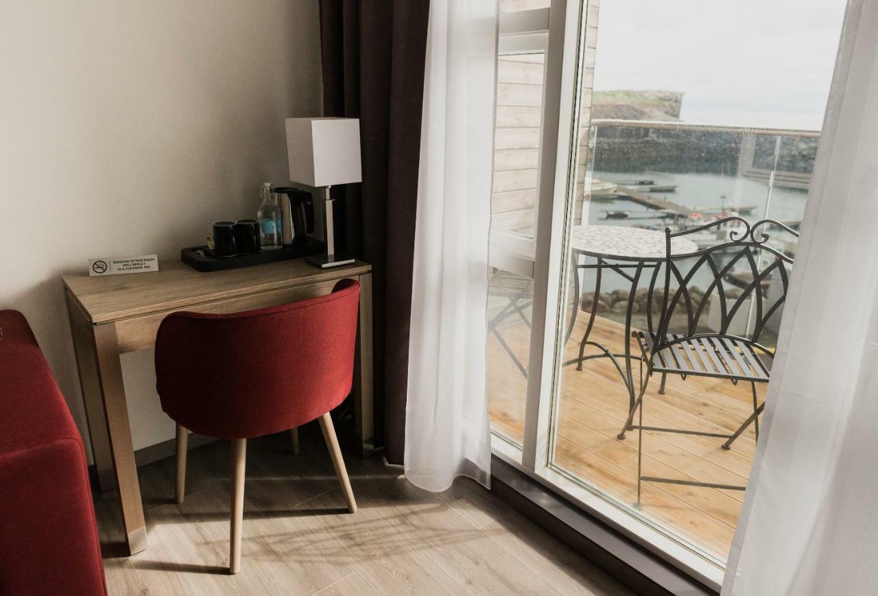 Double or Twin Room Sea View