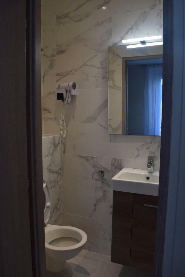 Deluxe Double Room,811984515:JPEG
