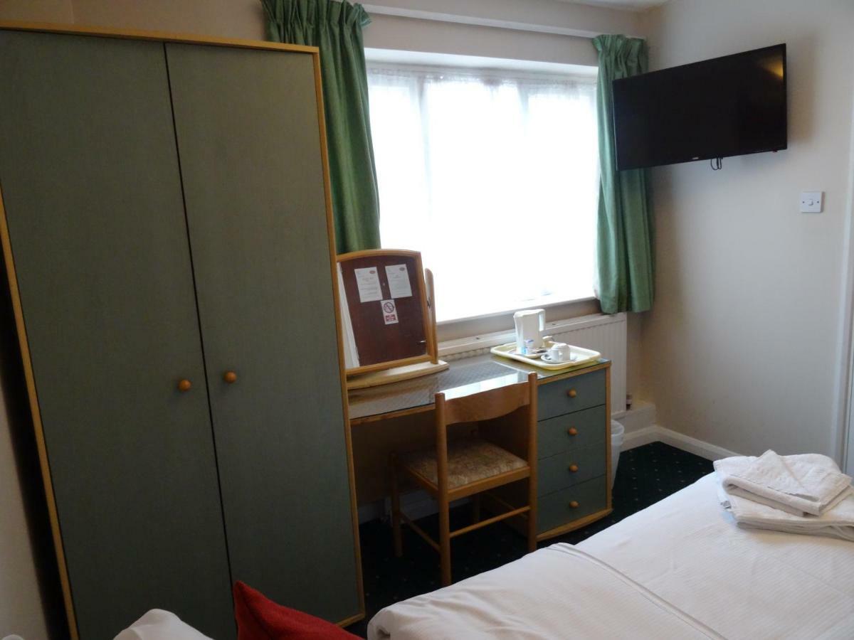 Single Room with Shared Bathroom