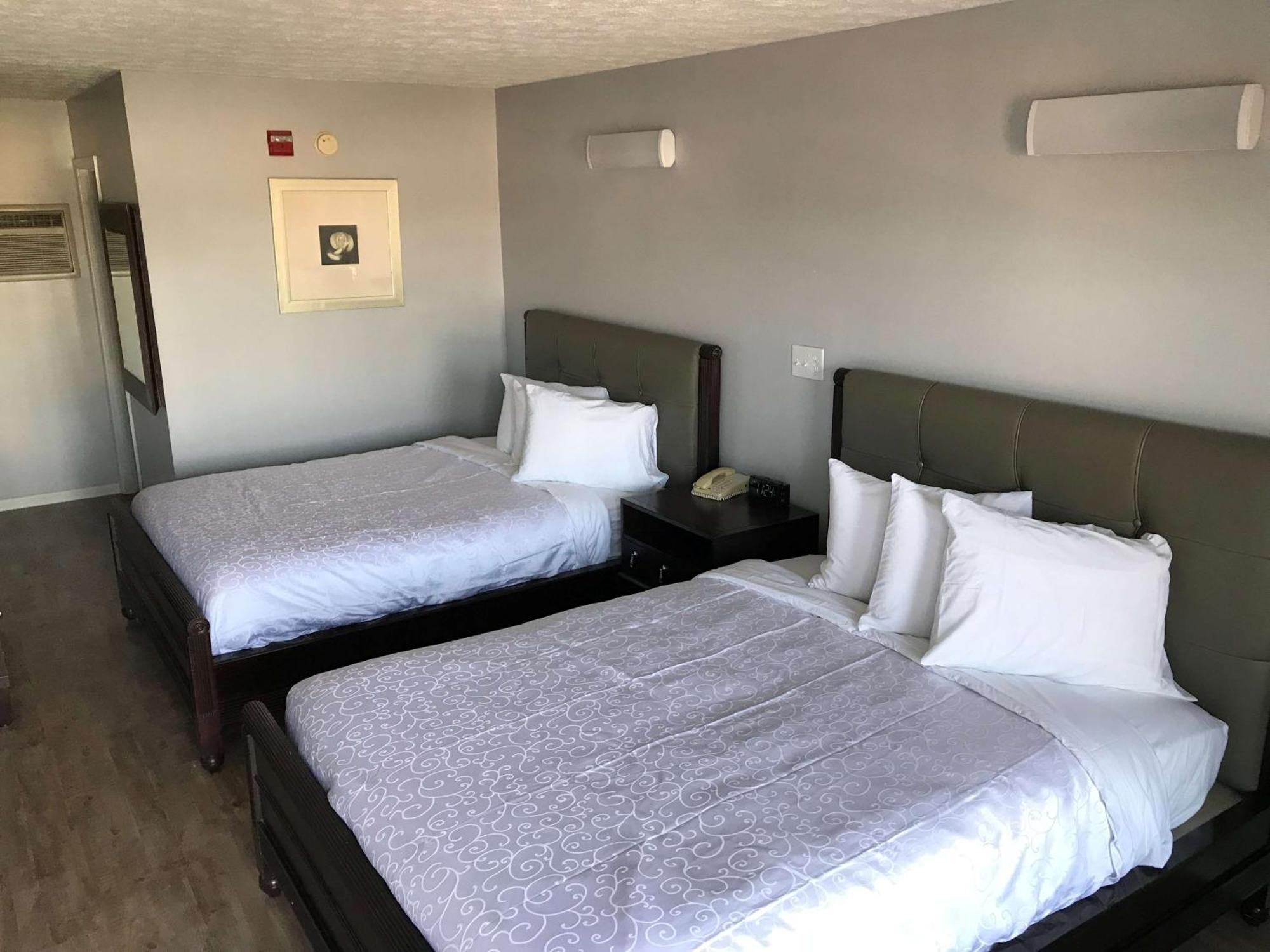 Queen Room Two Queen Beds