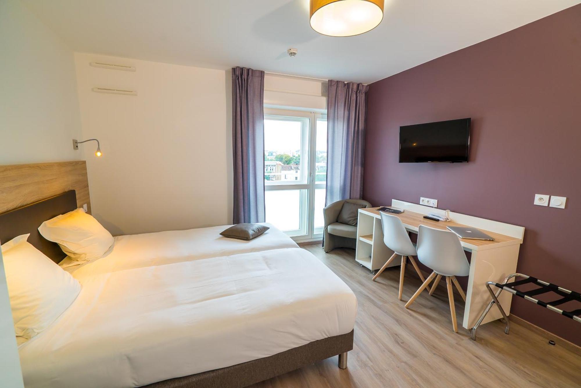 Comfort Studio 2 Single Beds 1
