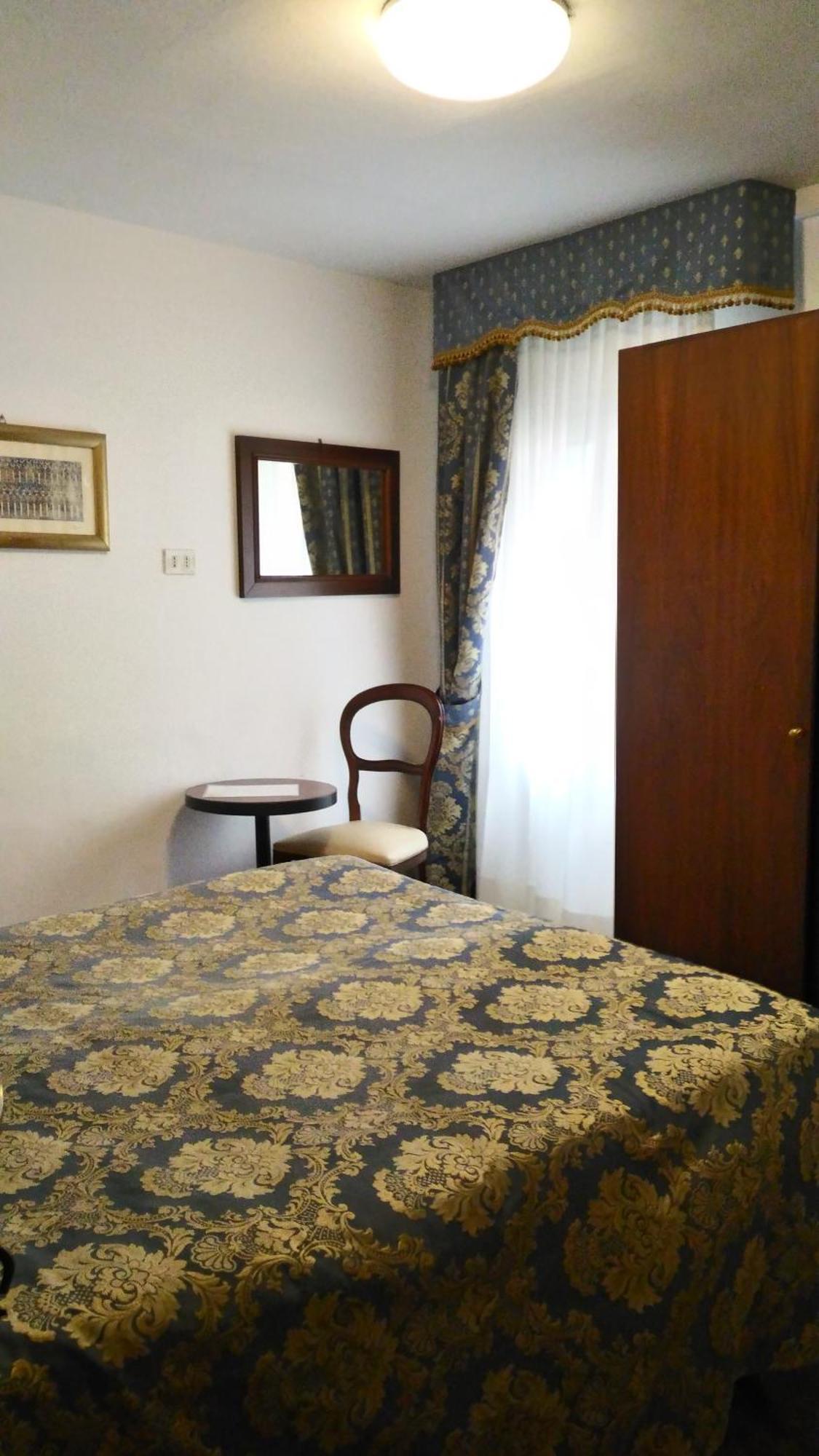 Double or Twin Room,822784349:JPEG