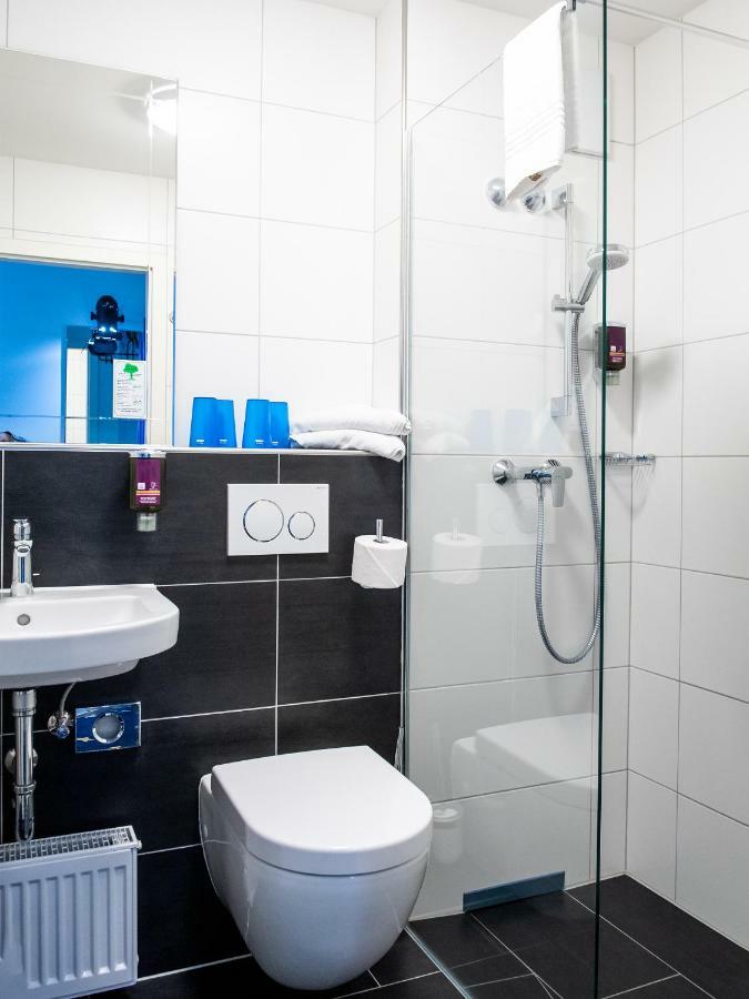 Family Room Private Bathroom
