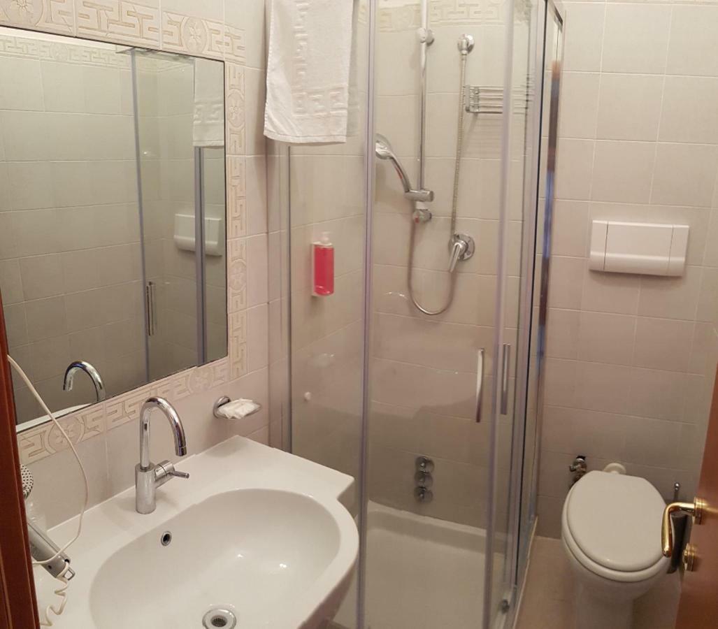 Family Room,830921537:JPEG