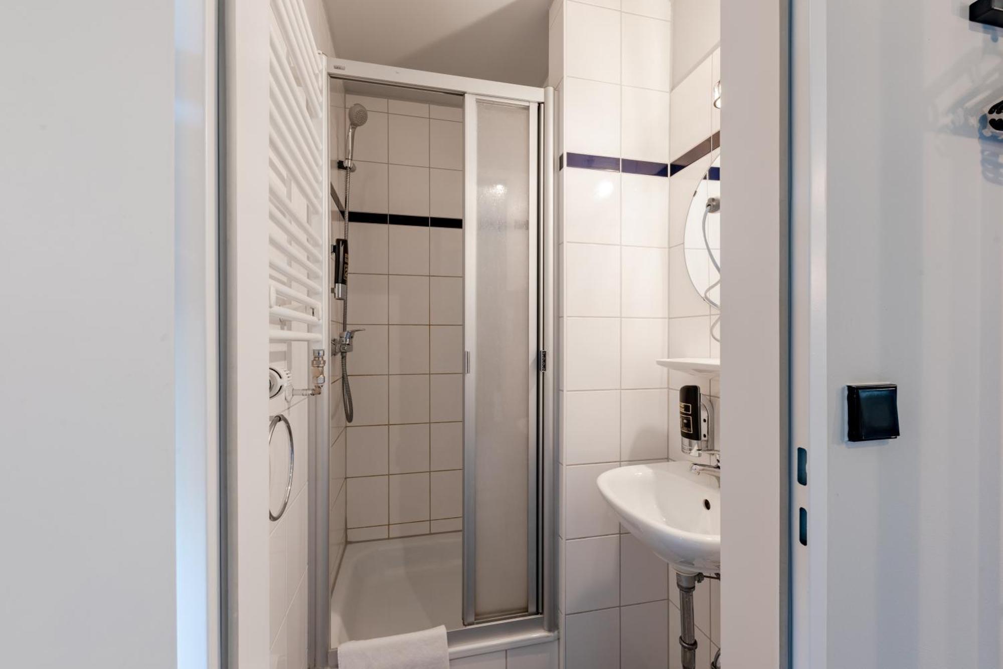 Quadruple Room,1771562284:JPEG