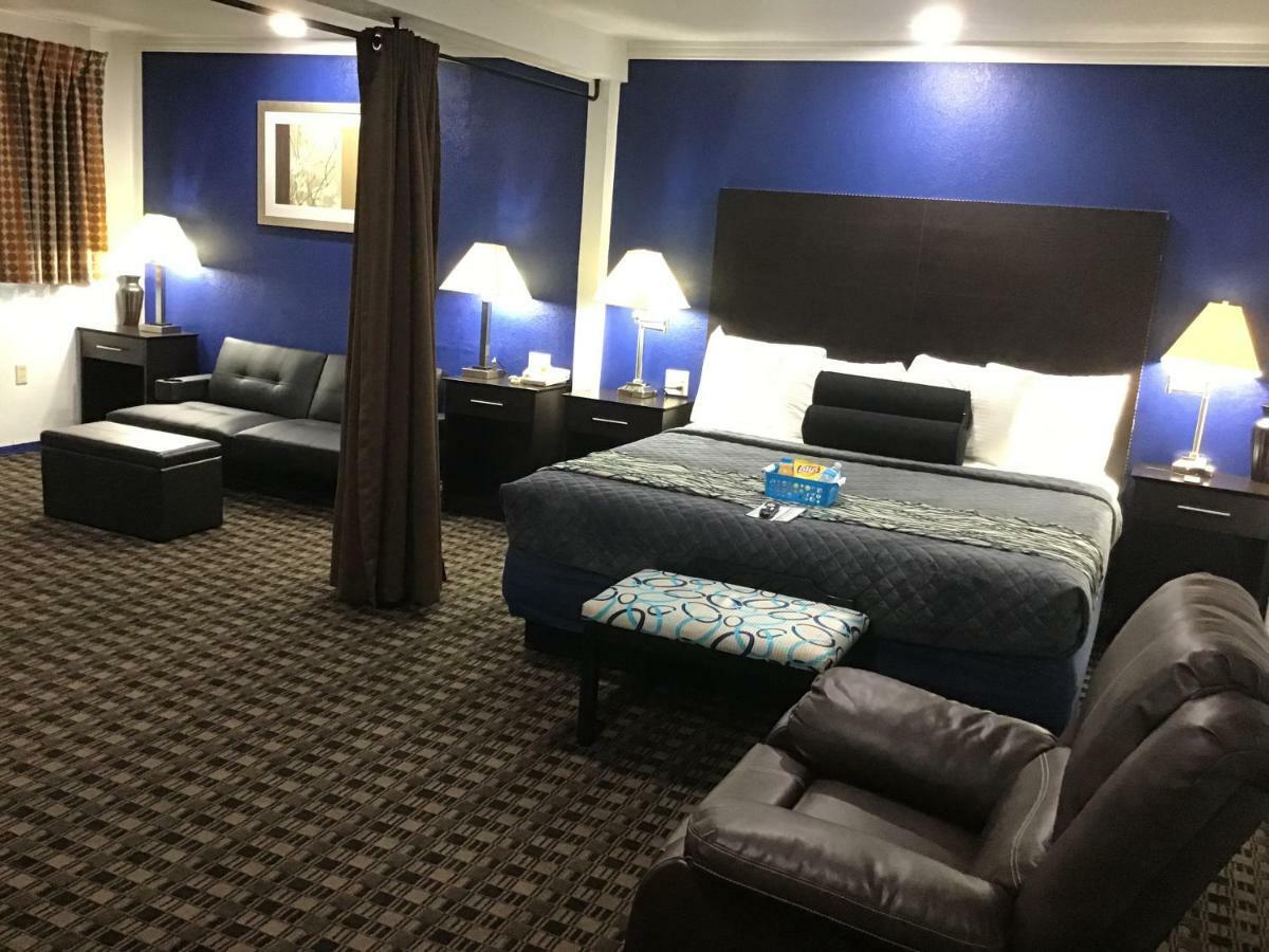 King Suite Spa Bath