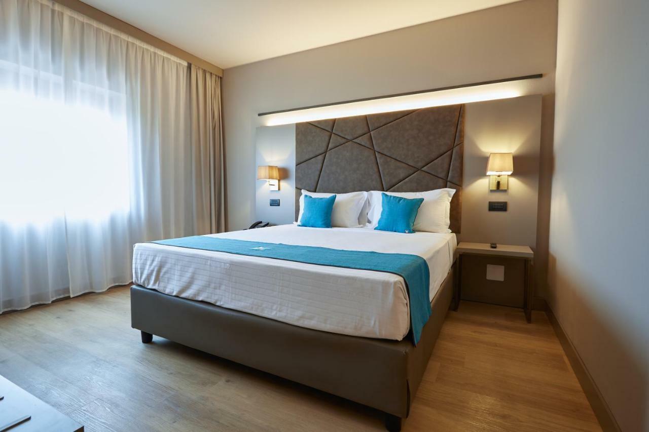 Classic Double Room,835248830:JPEG