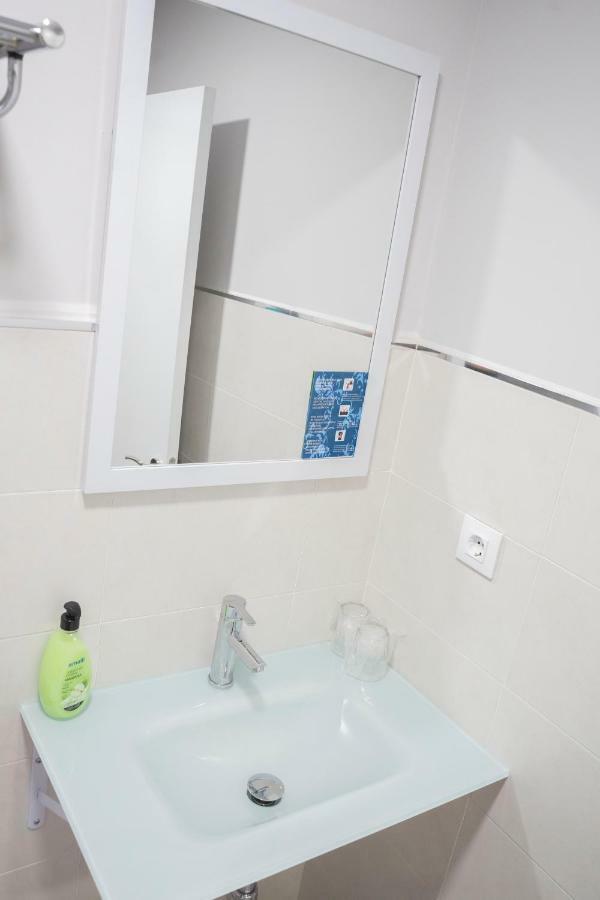 Triple Room Bath
