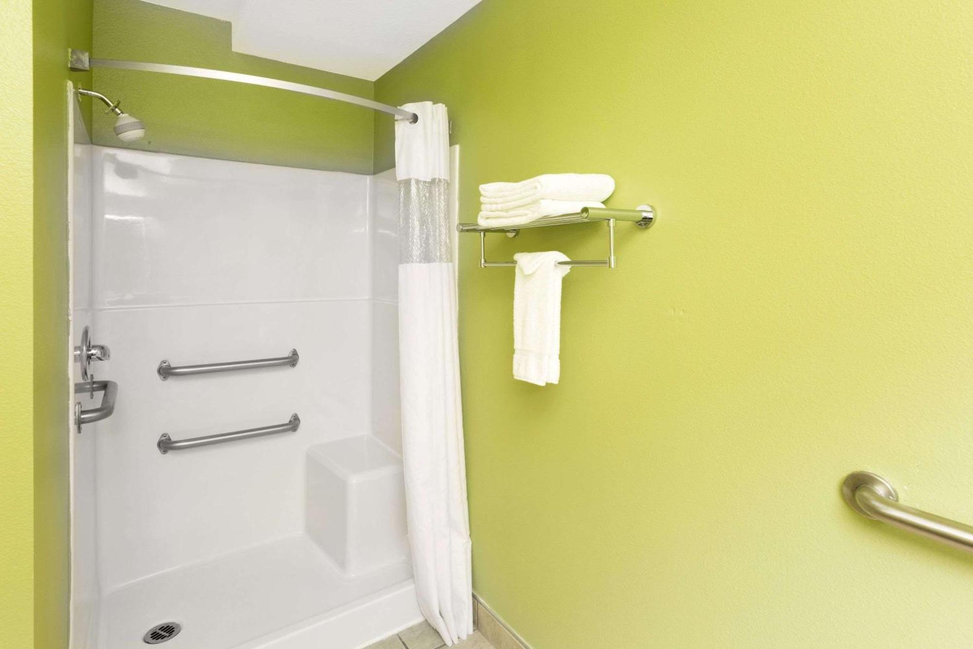 Double Room with Two Double Beds - Non-Smoking