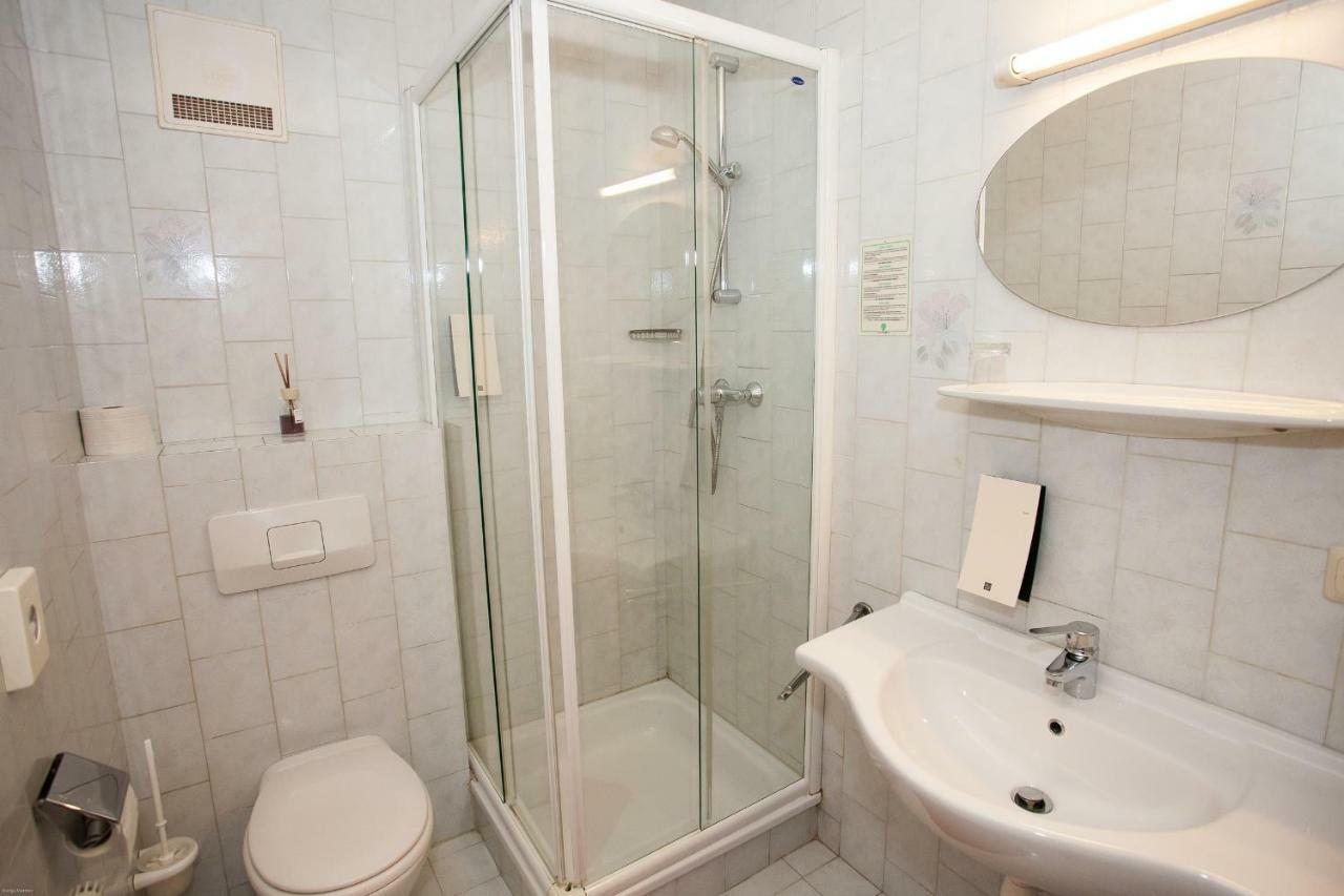 Single Room Shower