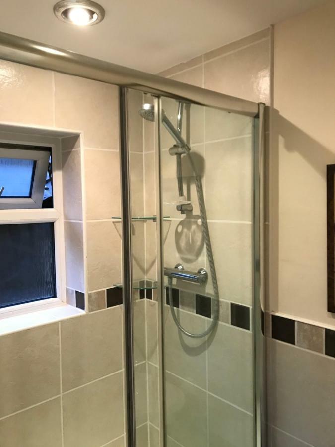 Double or Twin Room with Shower