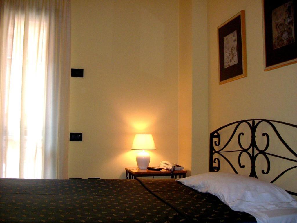 Single Room,110578599:JPEG
