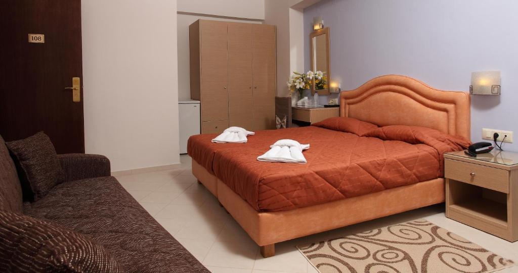 Triple Room with City View