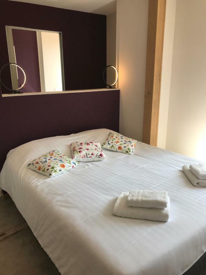 Double Room,905704282:JPEG