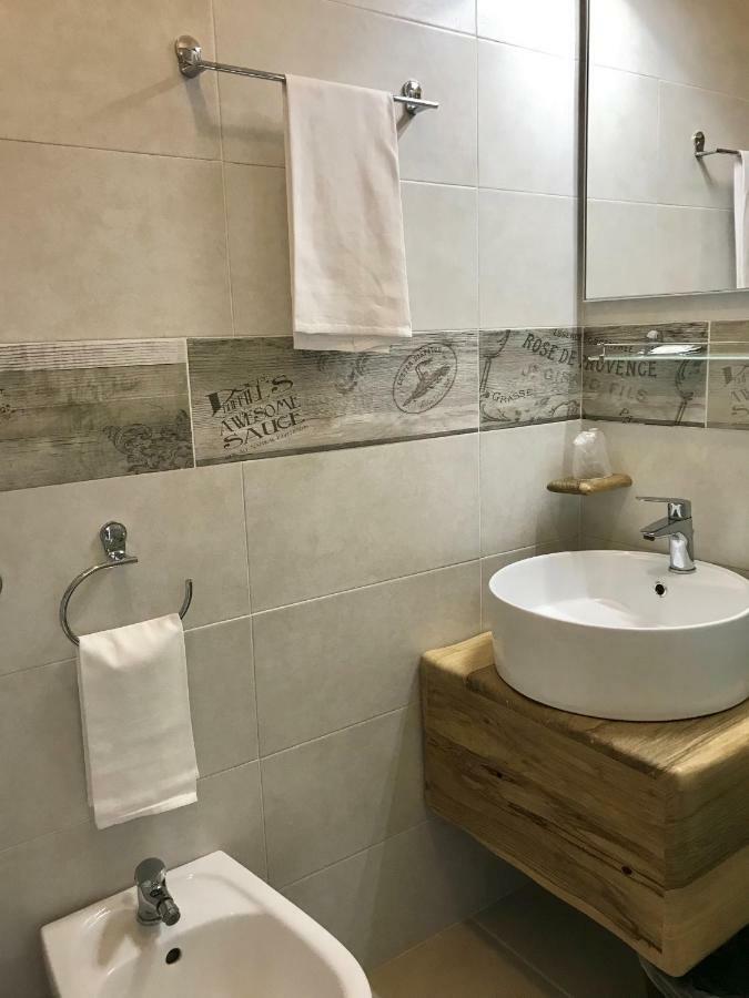 Standard Single Room,906996820:JPEG