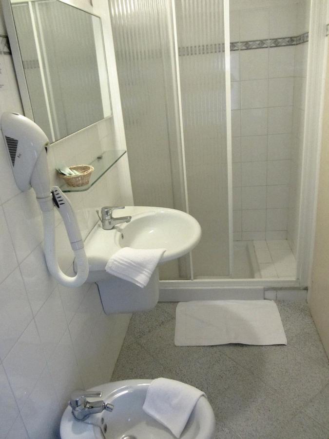 Standard Double or Twin Room,917310541:JPEG
