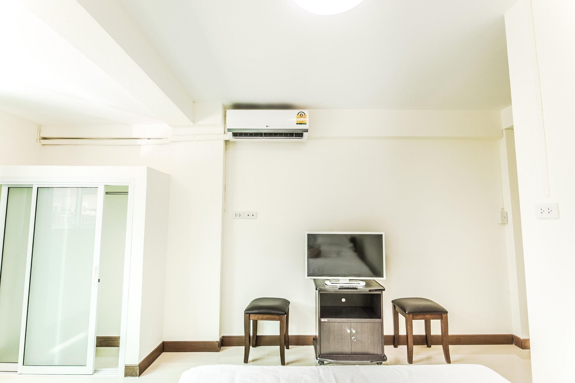 Family Room (3 Adults)